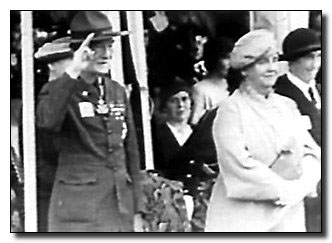 bp-1937-salute-with-queen